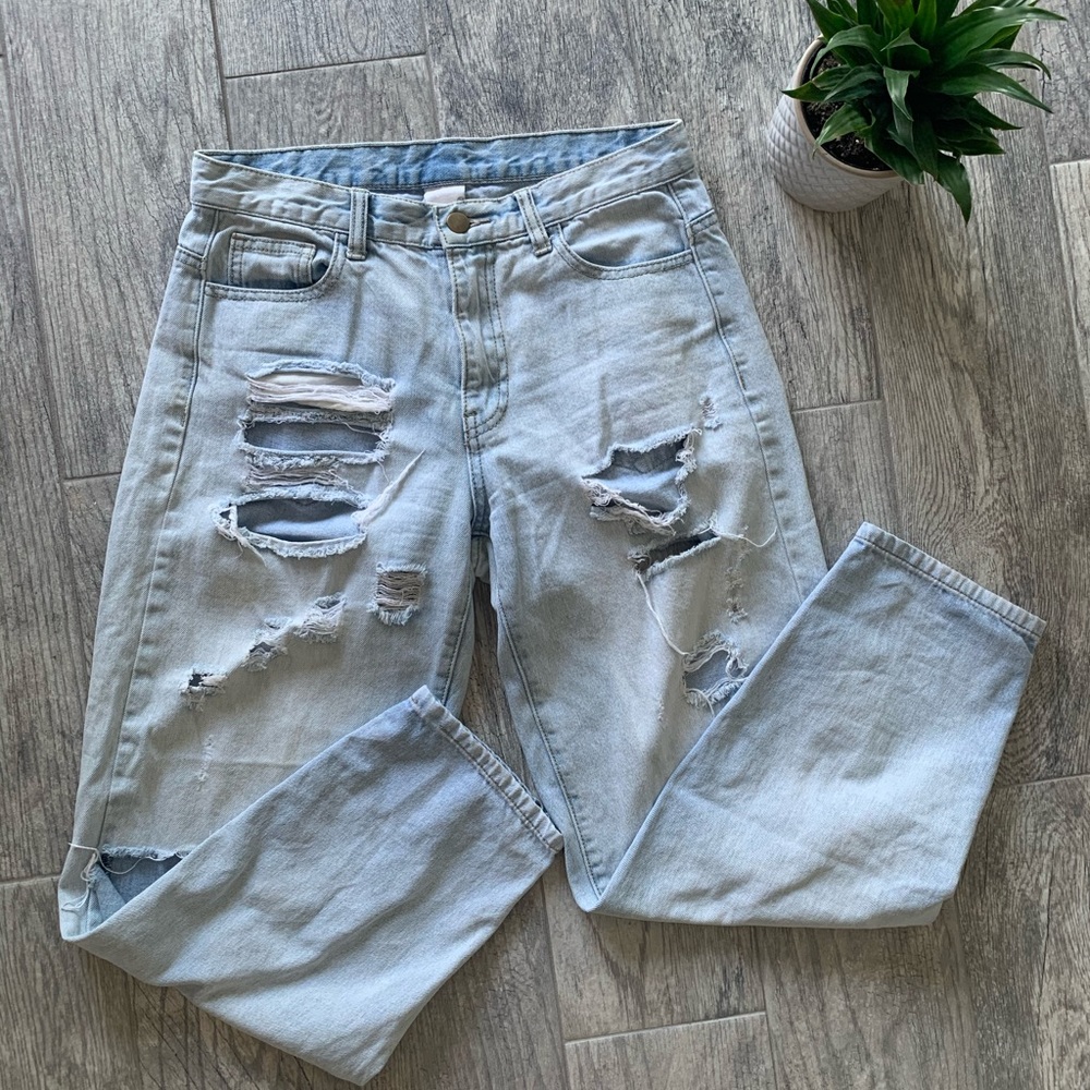Ripped Boyfriend Jeans 💙🦋 (26/28)